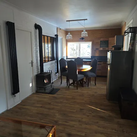 Domek alpejski Insolite En Foret *